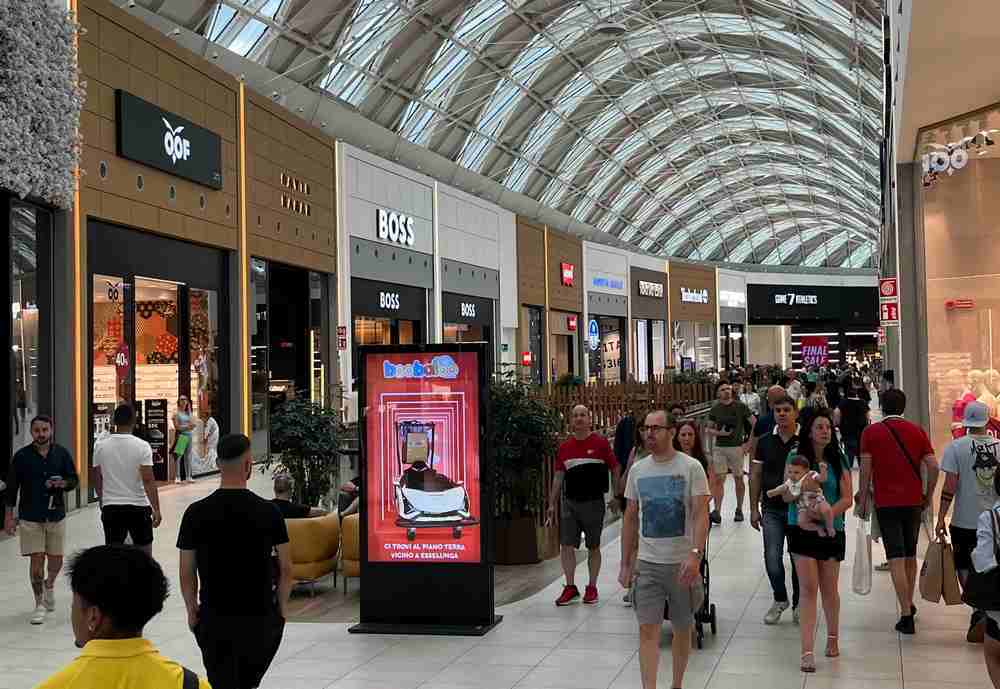 MERLATA BLOOM MILANO FATTURATO 184 MILIONI 1