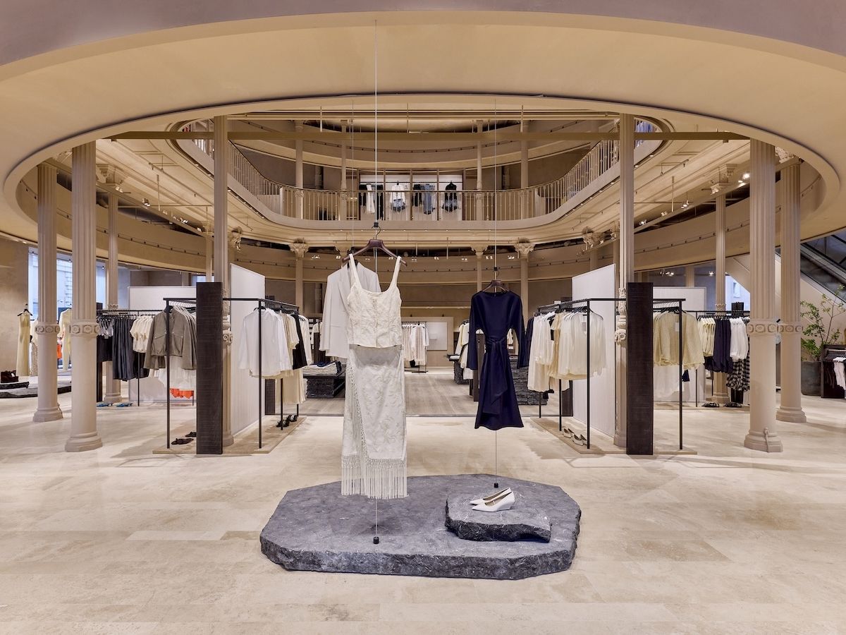 Zara riapre lo store di Roma nello storico Palazzo Bocconi in via del Corso