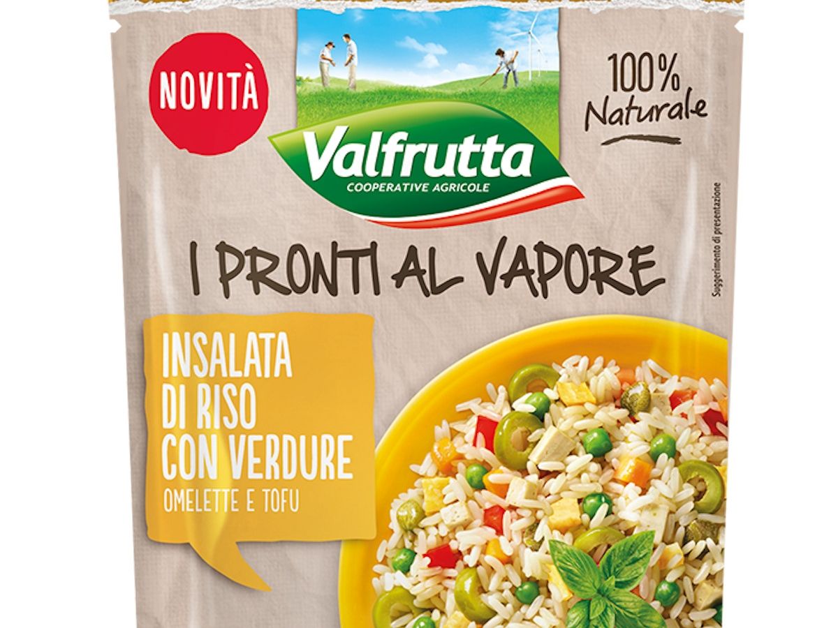 L'Insalata di riso con verdure, tofu e omelette e la novità I pronti al vapore Valfrutta