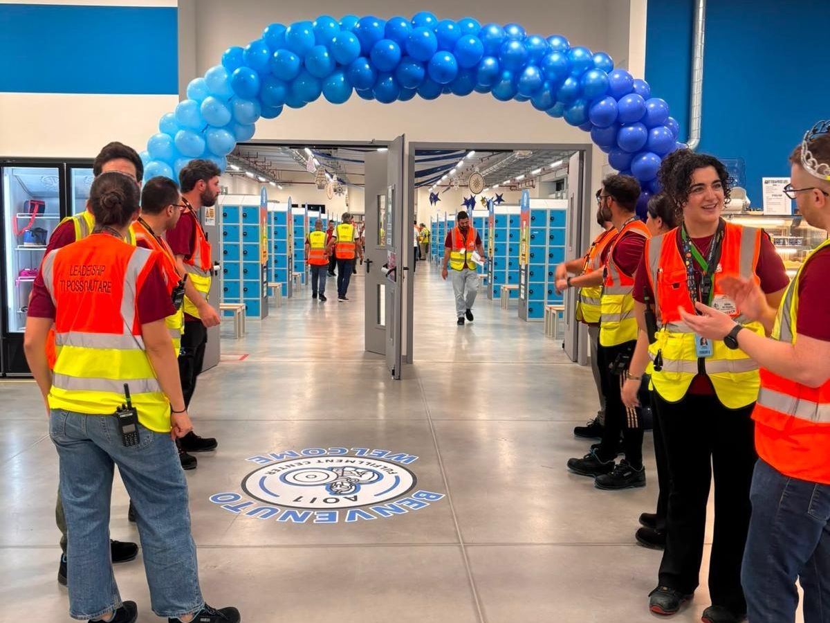 Amazon: il centro di distribuzione di Jesi è ufficialmente operativo