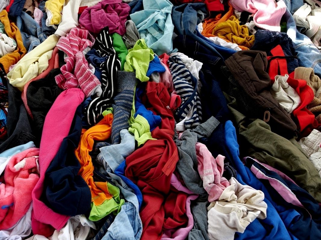 Tessili e recupero: tutti gli obblighi e le eccezioni per i produttori