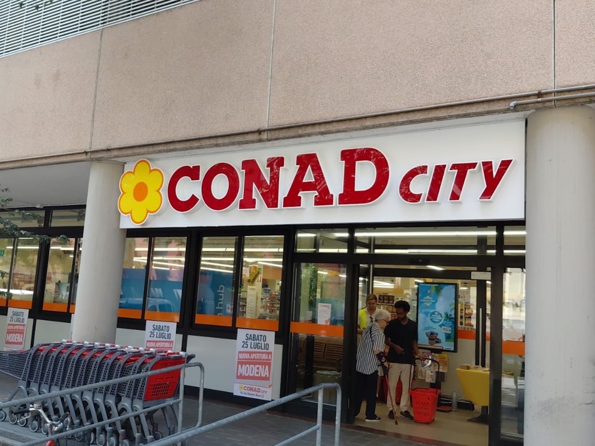 Conad Nord Ovest riapre a Modena i primi due punti vendita ex Realco con insegna Conad City