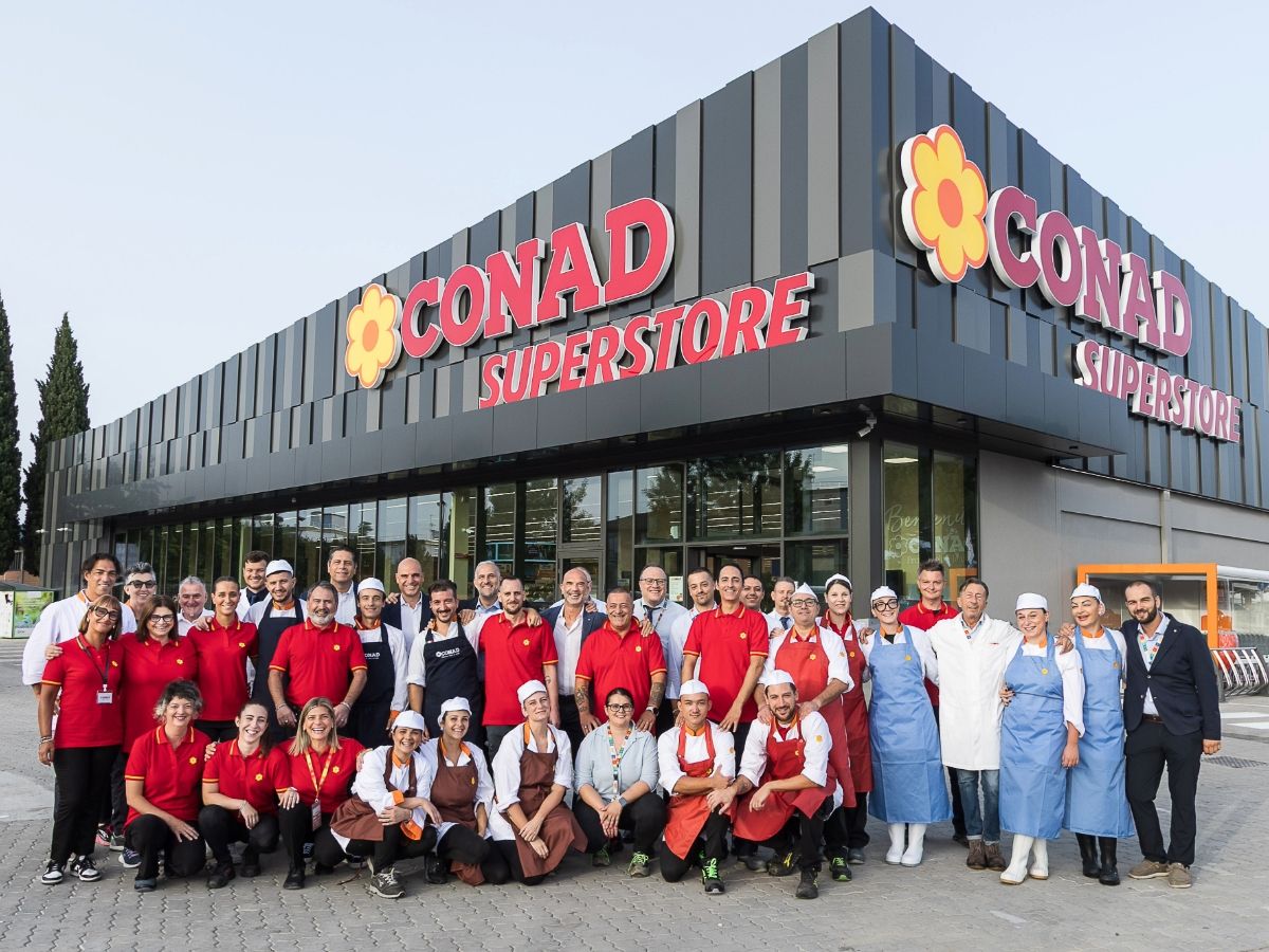 Il punto vendita Conad di via Roma a Prato cambia insegna e diventa Superstore