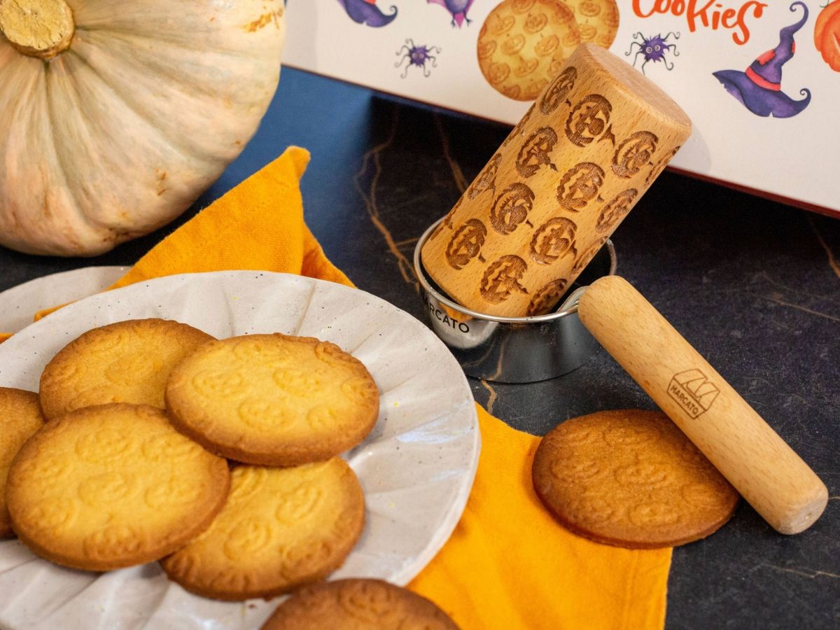Marcato propone il set per preparare in casa i biscotti a tema Halloween