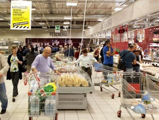 Vendite al dettaglio, a settembre l'alimentare scende e il non food sale