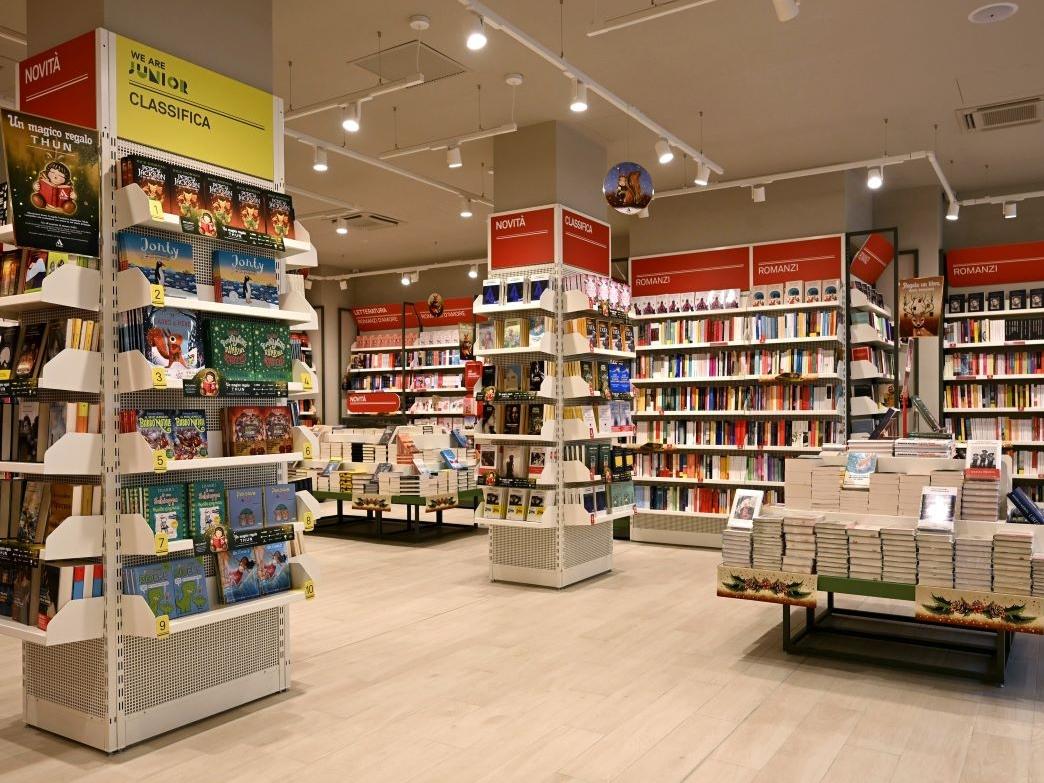 Mondadori Bookstore Nola