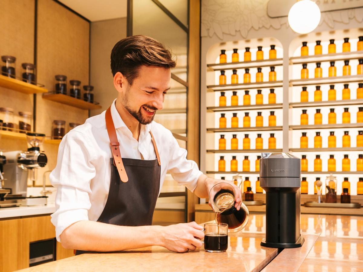 Nespresso, più store e ricavi. Il flagship si sposta a piazza Cordusio