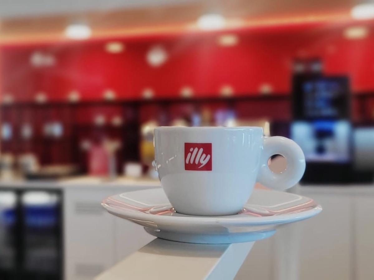 Illycaffè diventa official coffee partner di Iberia