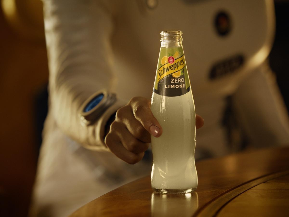 Schweppes Limone Zero debutta in tv