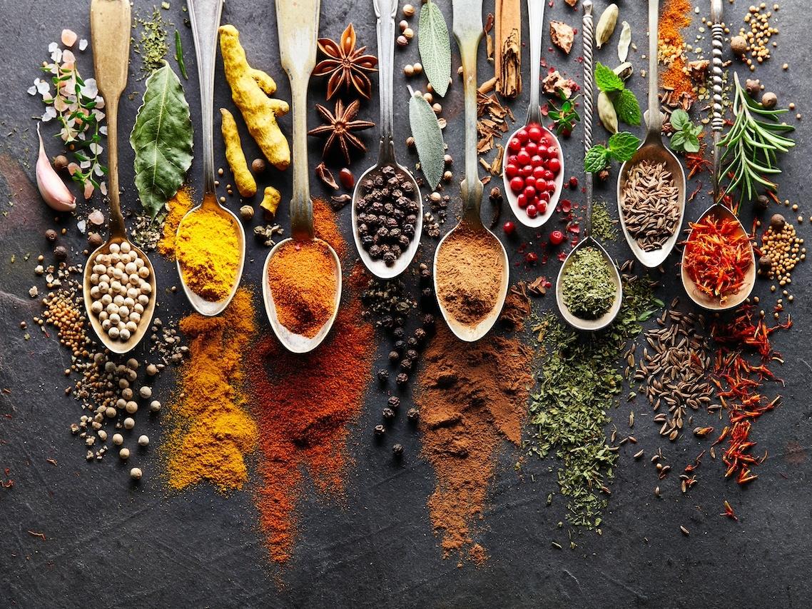 Erbe e spezie tra contaminazioni culinarie e salutismo - Distribuzione Moderna Erbe e spezie tra contaminazioni culinarie e salutismo - Distribuzione Moderna