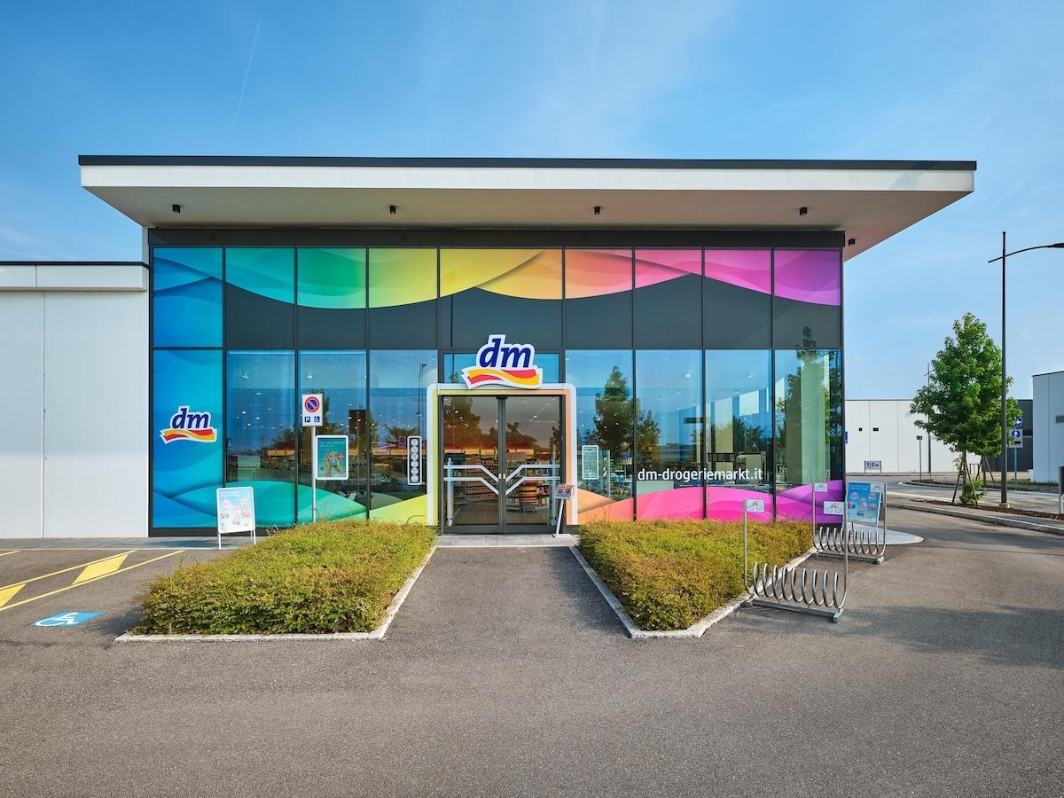 Dm raggiunge quota 90 store in Italia - Distribuzione Moderna Dm raggiunge quota 90 store in Italia - Distribuzione Moderna