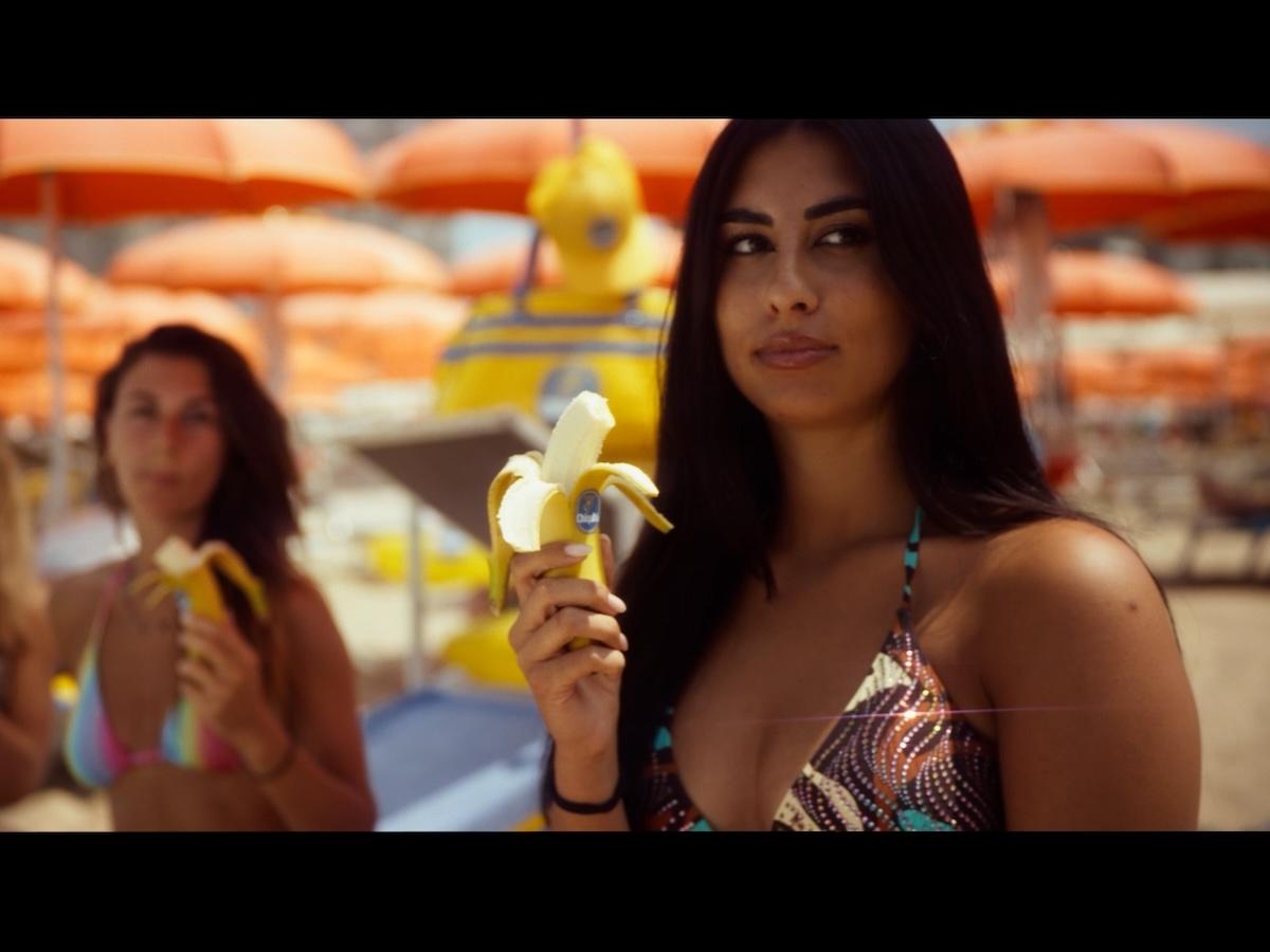 Chiquita protagonista del videoclip “Cha cha twist!” - Distribuzione Moderna Chiquita protagonista del videoclip “Cha cha twist!” - Distribuzione Moderna