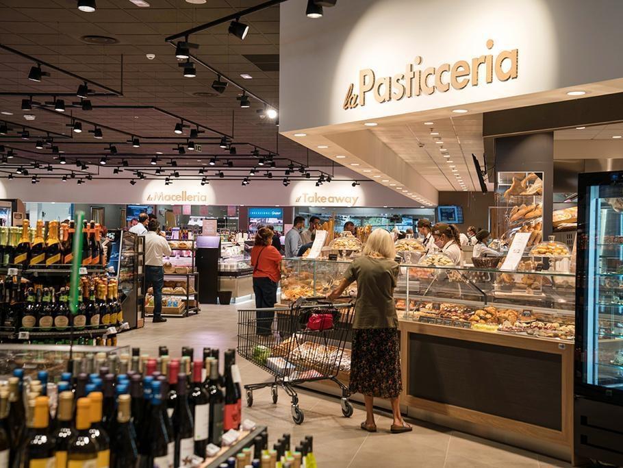 A giugno vendite al dettaglio -0,7%. Volumi: giù il food, su il cura persona