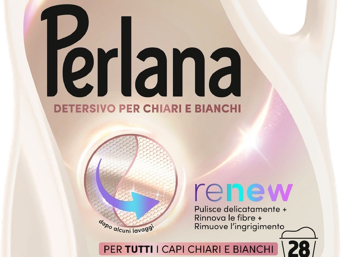 Perlana presenta il nuovo detersivo per chiari e bianchi con la formula anti-ingrigimento