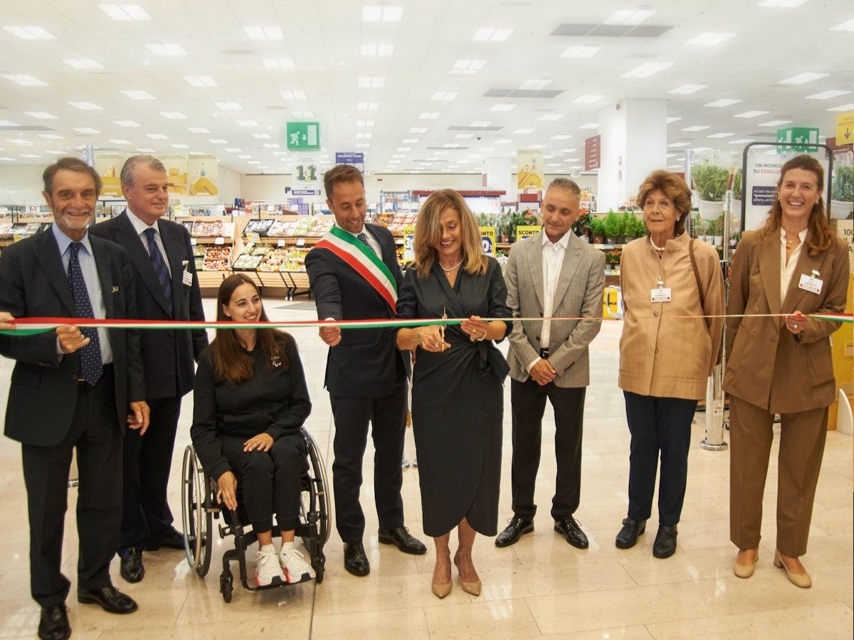 Esselunga rilancia il superstore di Rozzano: più prodotti e una profumeria