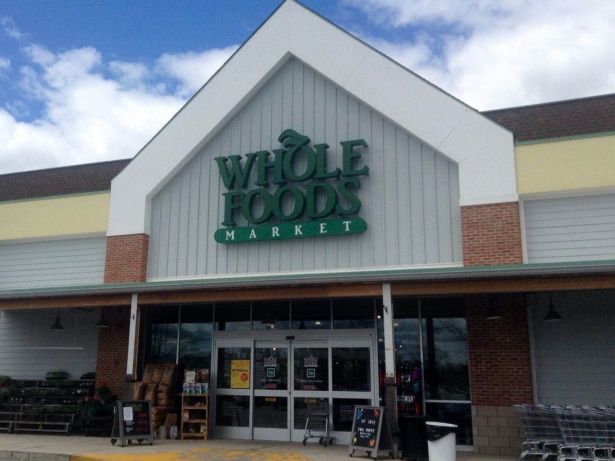 Amazon Uk chiude 19 negozi Fresh, ma amplia la rete Whoole Foods
