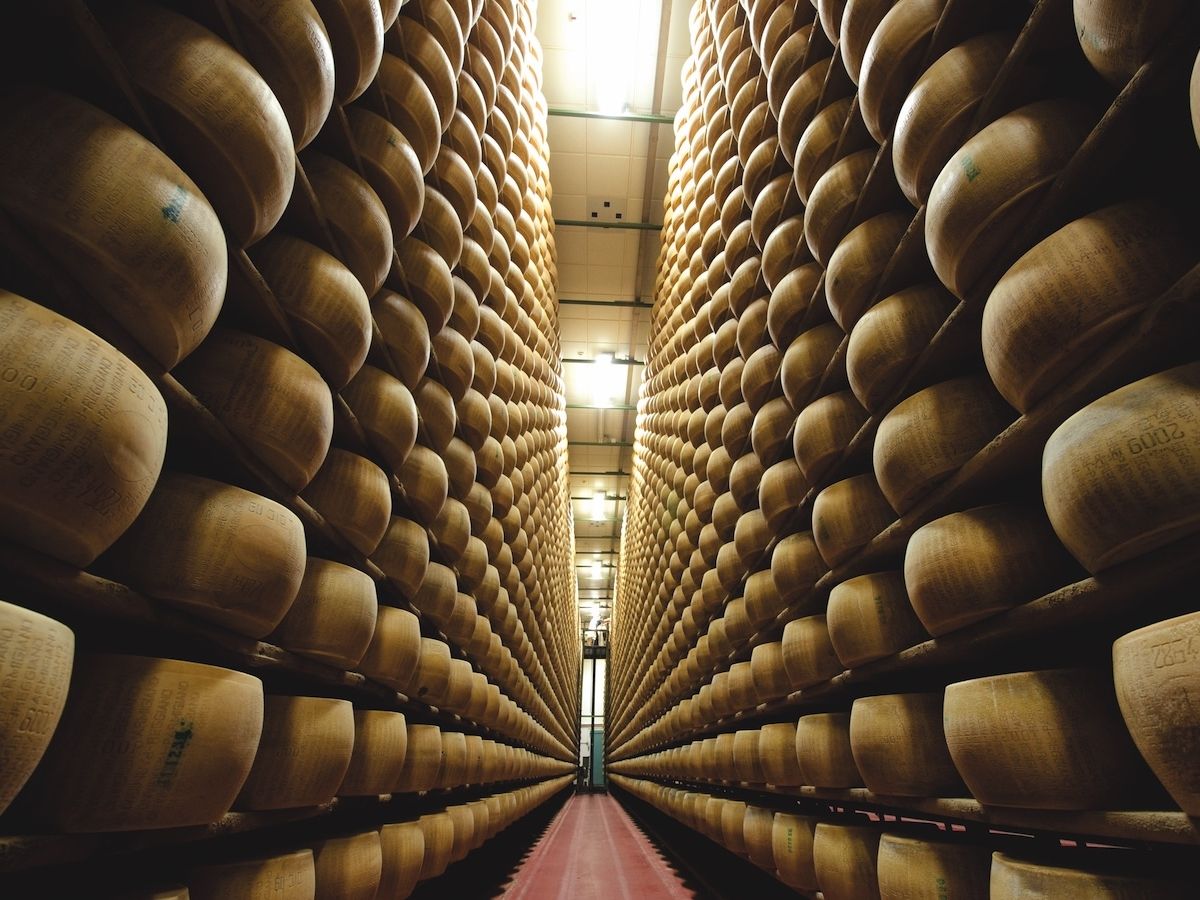 Parmigiano Reggiano, nei primi otto mesi 2025 l’export supera l'Italia