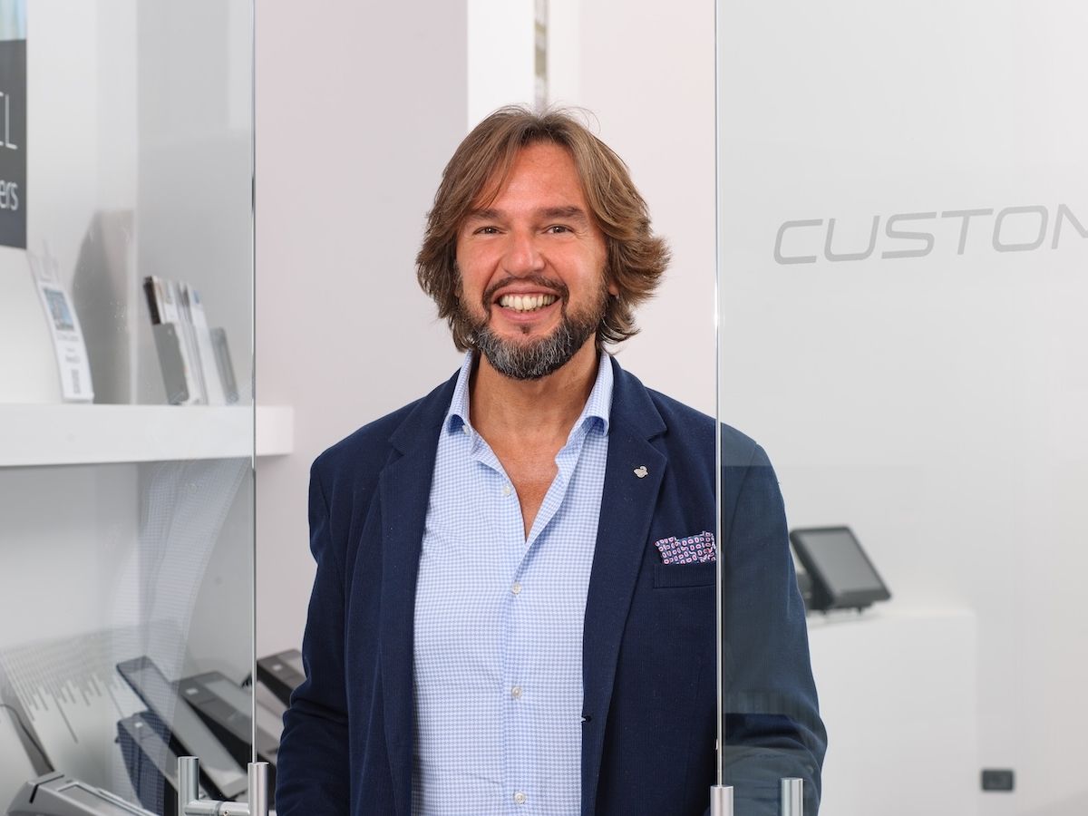 Carlo Stradi rileva il 100% di Custom e investe in un tecnologico headquarters