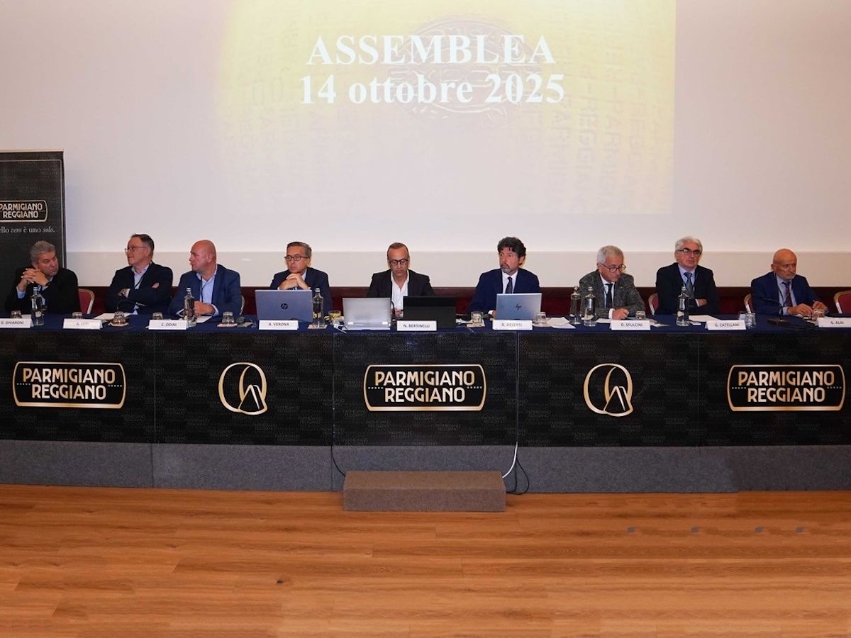 Parmigiano Reggiano: nuove misure di regolazione offerta e adeguamento della contribuzione