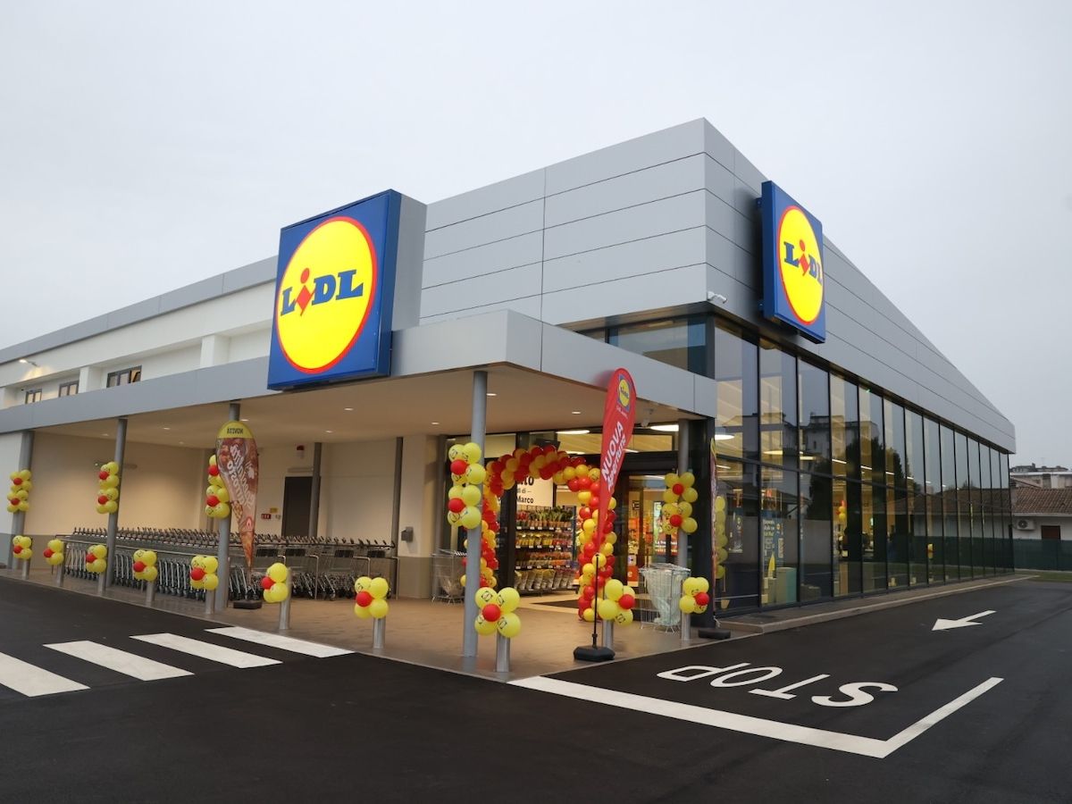 Lidl inaugura il primo store a Caerano di San Marco (Tv): 18 assunzioni e rispetto dell'ambiente