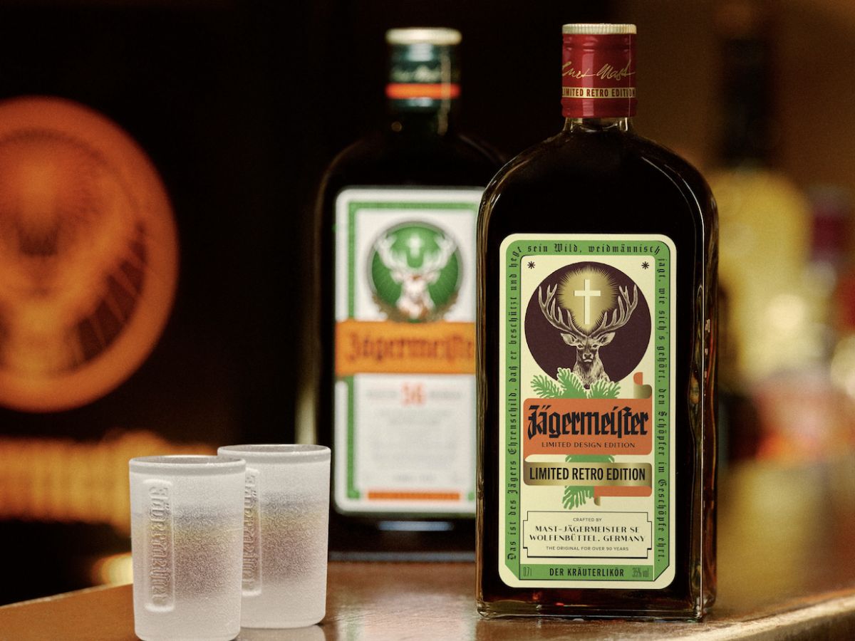 Jägermeister celebra 90 anni: un tuffo nel passato con la limited Retro edition