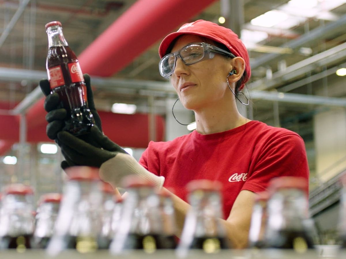 Coca-Cola torna a celebrare il legame con l’Italia con la campagna &quot;Così vicina, così italiana&quot;