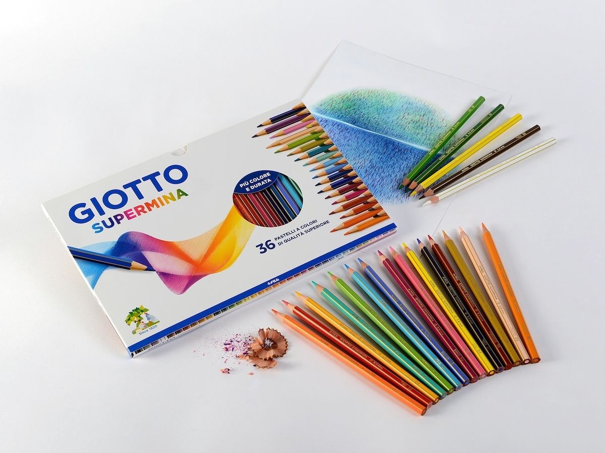 Fila al fianco di Nipoti di Babbo Natale con Giotto per realizzare i desideri degli anziani