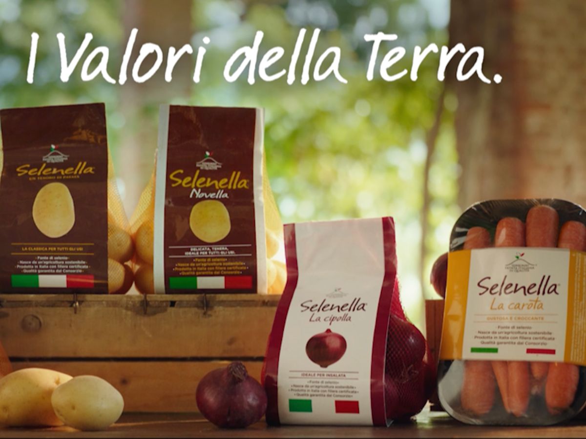 Selenella torna on air: telepromozioni con Gerry Scotti per la campagna autunno-inverno