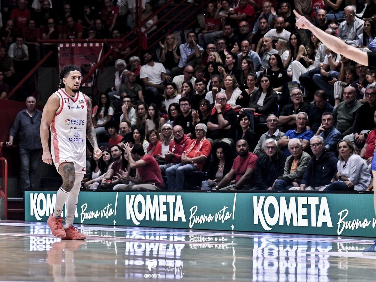Kometa rinnova la partnership con Pistoia Basket 2000 come top official partner 