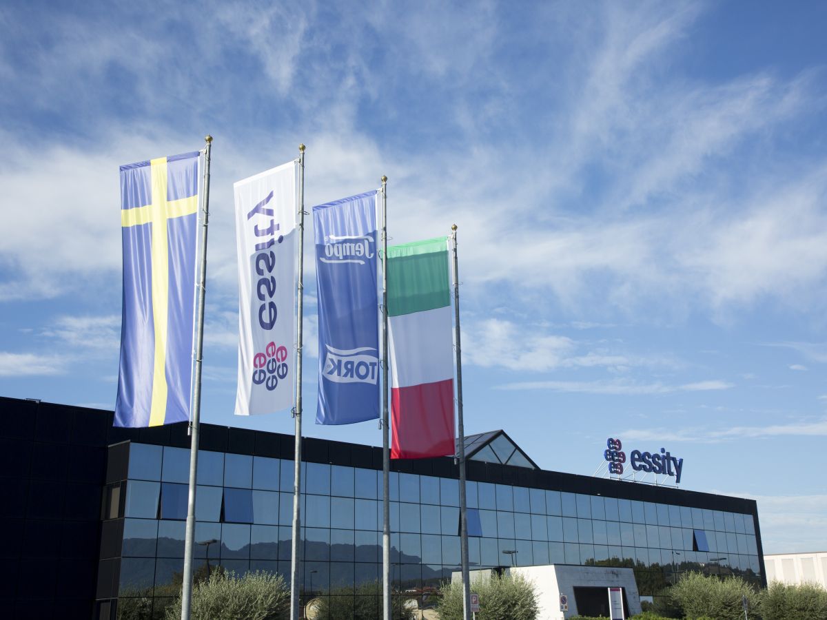 Essity Italia ottiene la certificazione per la parità di genere e promuove l'inclusività