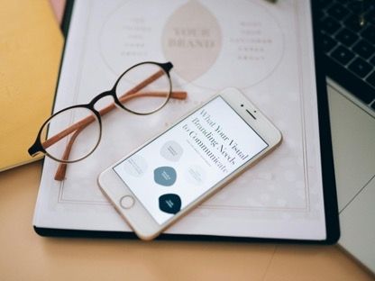 Brand digitali e strategie di posizionamento: come si costruisce una nicchia online