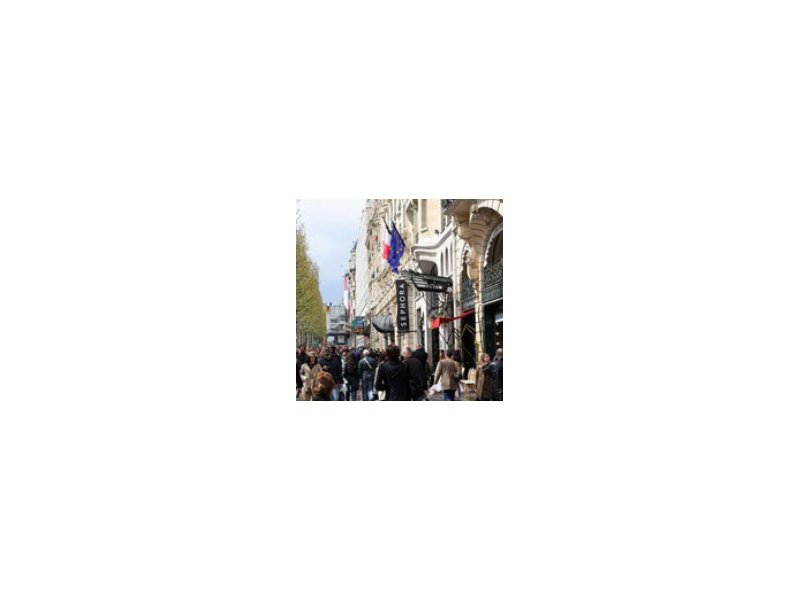 Francia: al via lo shopping festivo Francia: al via lo shopping festivo