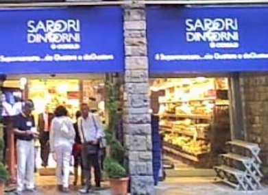 La nuova insegna di Conad