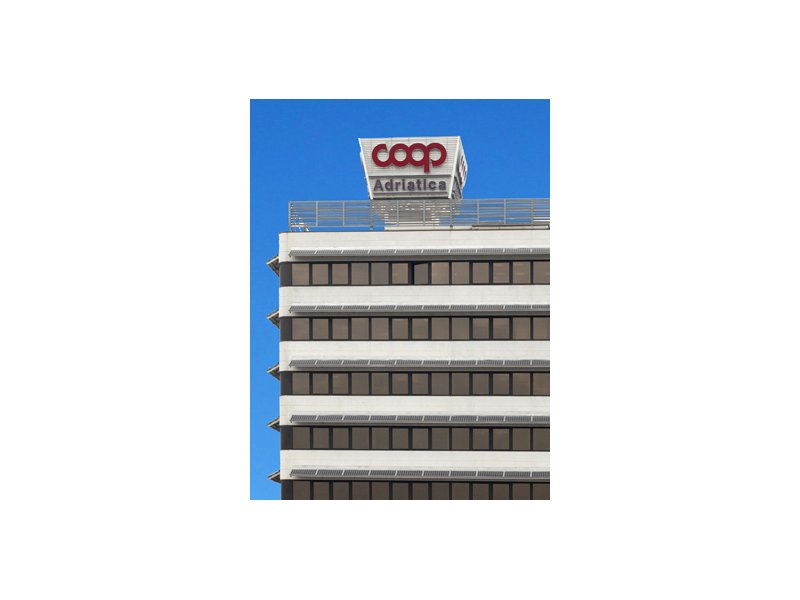 Coop Adriatica si alimenta con il sole Coop Adriatica si alimenta con il sole