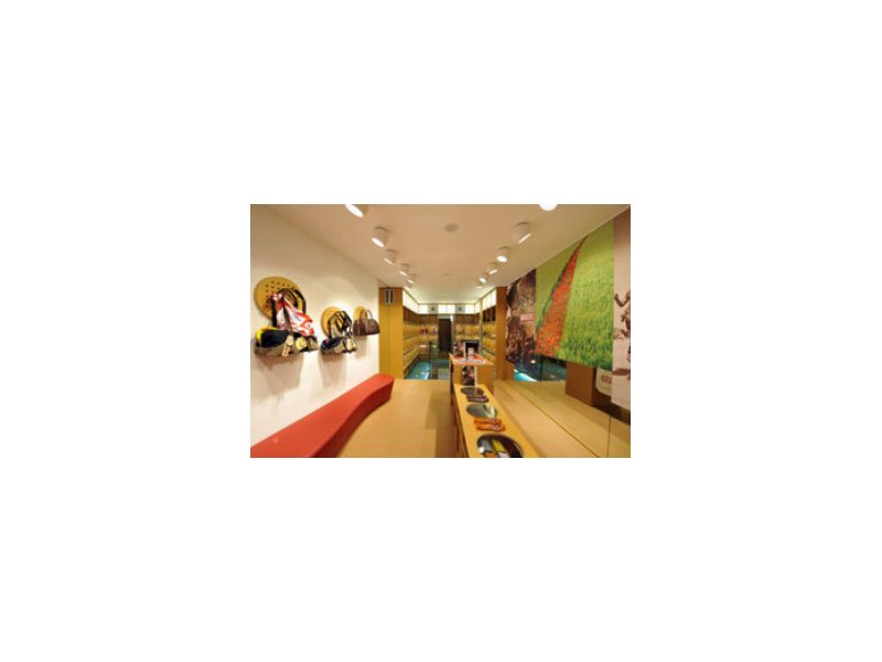 Kickers inaugura un flagship store a Teramo Kickers inaugura un flagship store a Teramo