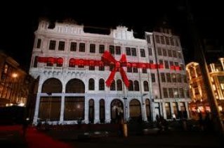 La spettacolare inaugurazione di H&M Amsterdam