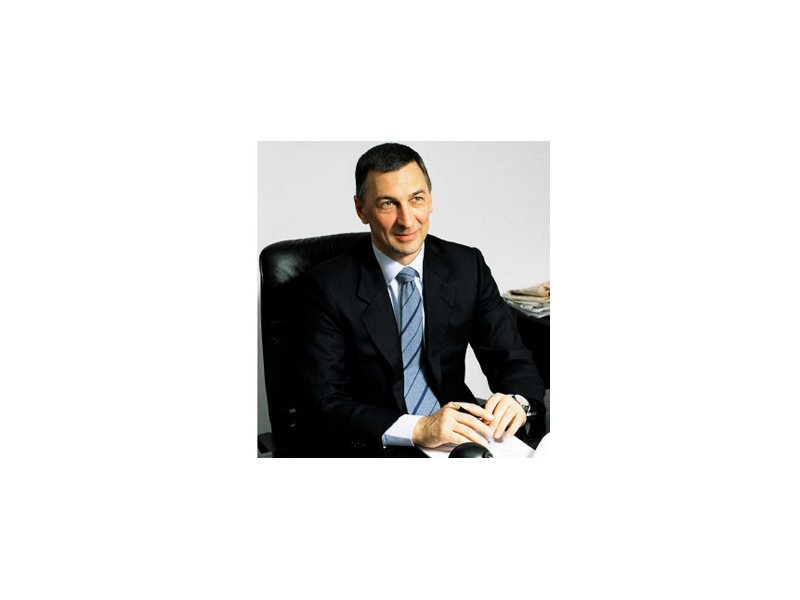 Luxottica: il cfo Enrico Cavatorta nominato direttore generale corporate Luxottica: il cfo Enrico Cavatorta nominato direttore generale corporate