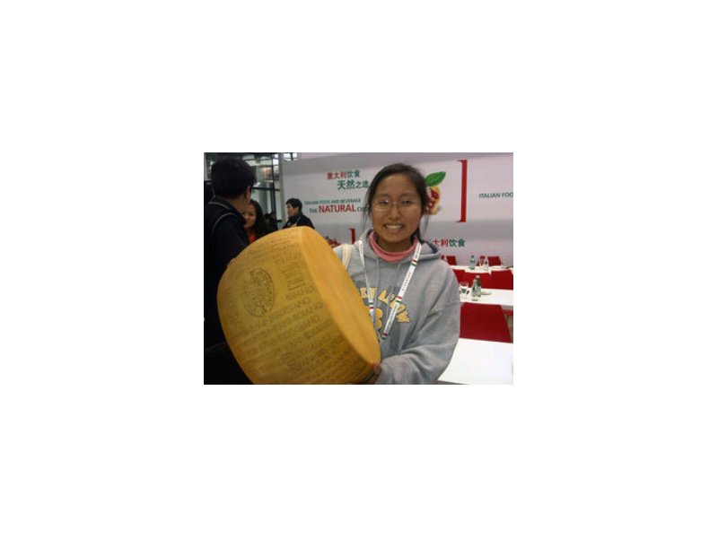 Auchan Italia e Parmigiano-Reggiano puntano al mercato cinese