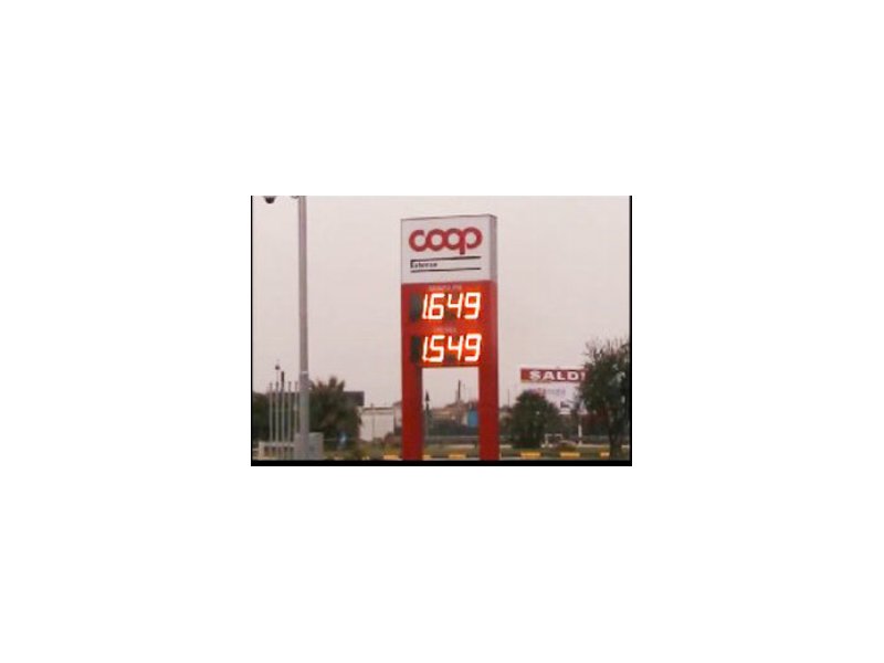 Coop Estense apre a Bari il primo distributore di benzina low cost