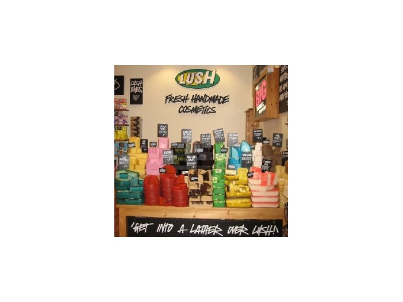 Lush diversifica nel mondo del make up