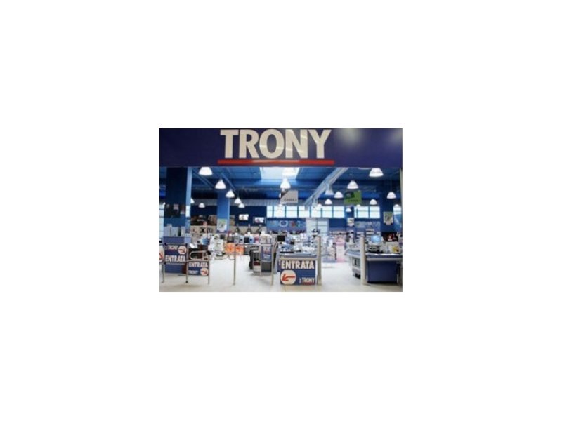 Trony apre a Civitanova Marche (MC) Trony apre a Civitanova Marche (MC)