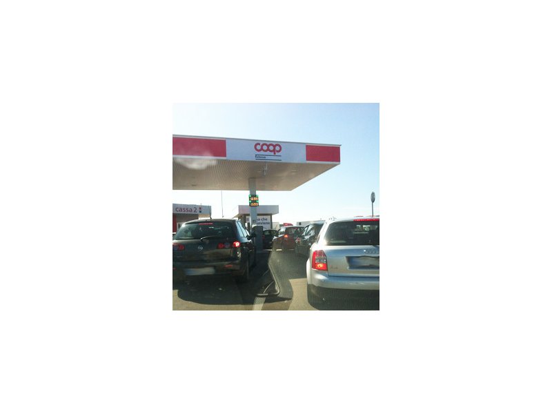 Coop Estense, a Modena il primo distributore di carburanti Coop Estense, a Modena il primo distributore di carburanti