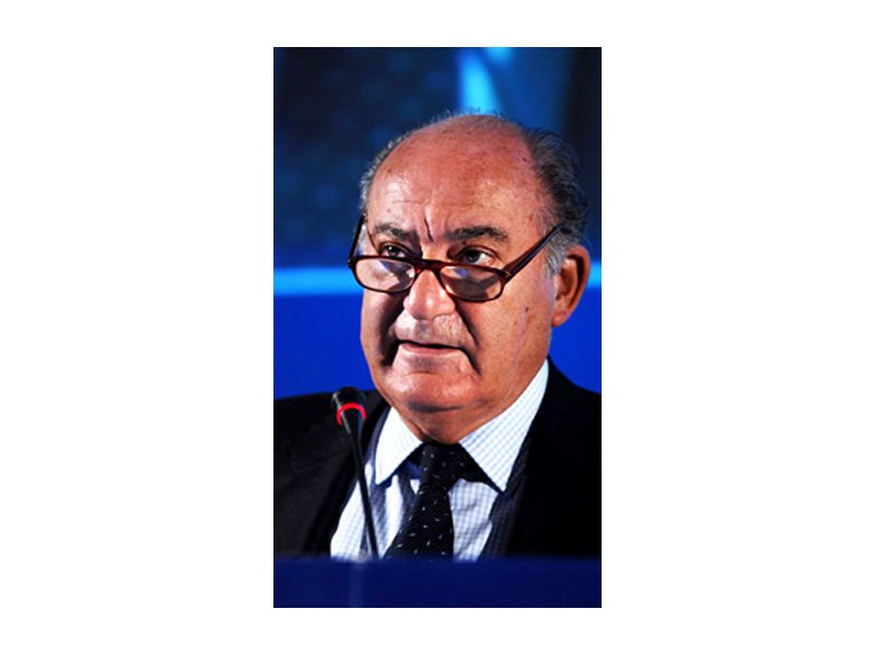 Dalla crisi si esce col "noi"