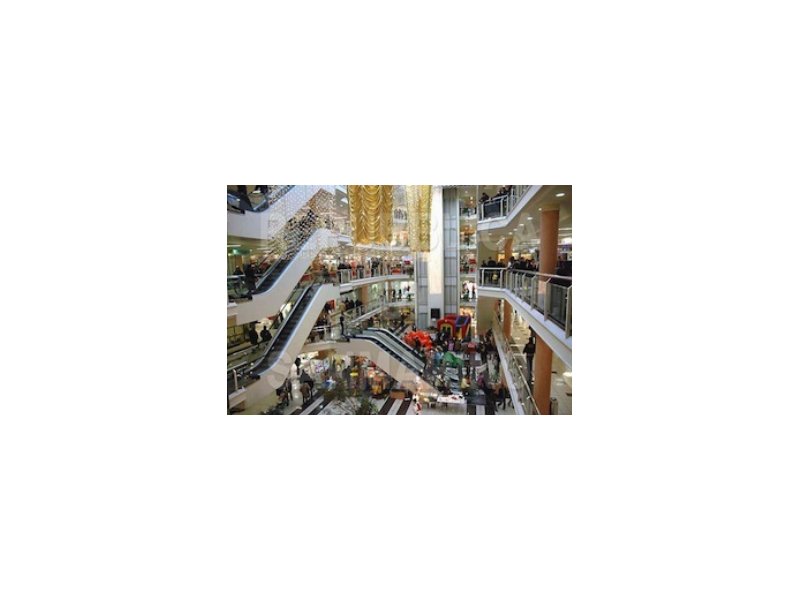 Firenze, via libera ai negozi di grandi dimensioni in centro Firenze, via libera ai negozi di grandi dimensioni in centro