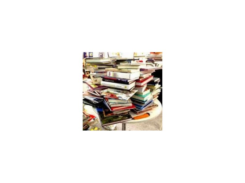 Libri scolastici: è guerra tra gdo e Libraccio Libri scolastici: è guerra tra gdo e Libraccio