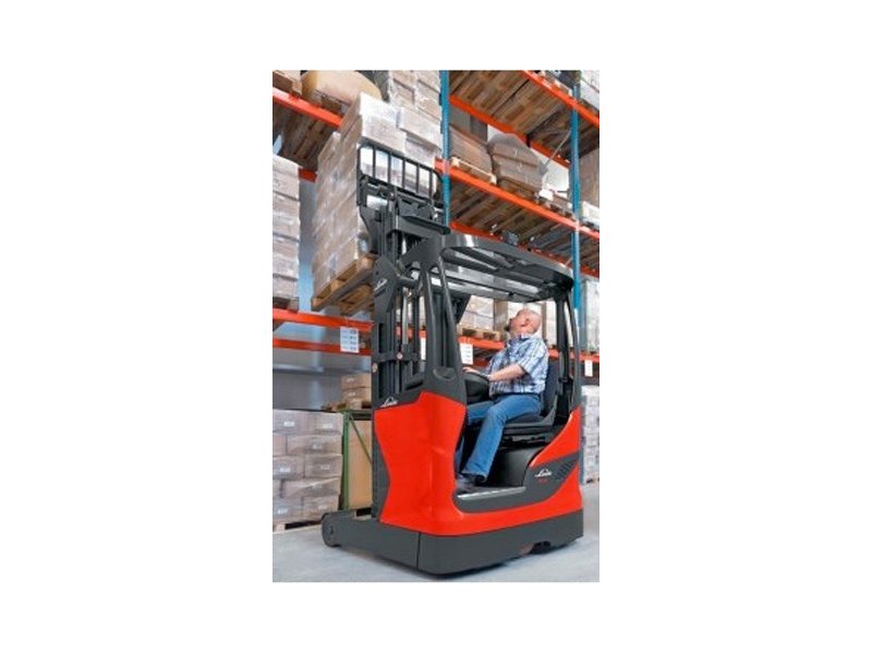 Linde Material Handling propone nuovi carrelli retrattili Linde Material Handling propone nuovi carrelli retrattili