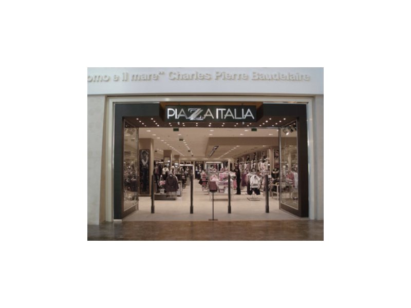 Nuovo store di Piazza Italia a Novate Milanese Nuovo store di Piazza Italia a Novate Milanese