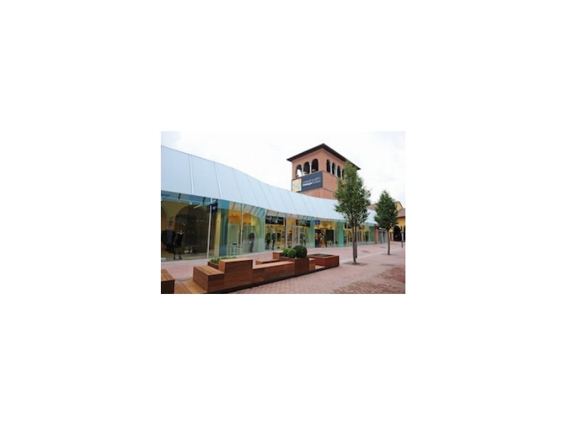 Outlet Castel Guelfo, inaugurata la nuova area commerciale Outlet Castel Guelfo, inaugurata la nuova area commerciale