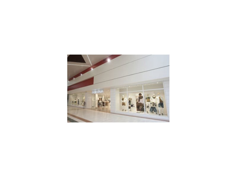 Piazza Italia: 25 nuovi store nel II semestre 2013 Piazza Italia: 25 nuovi store nel II semestre 2013