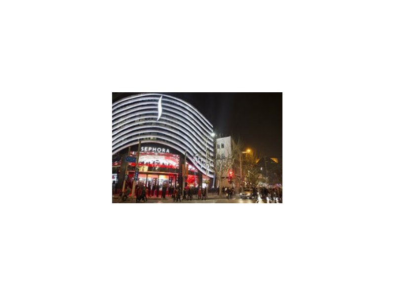 Sephora apre un mega store a Shangai Sephora apre un mega store a Shangai